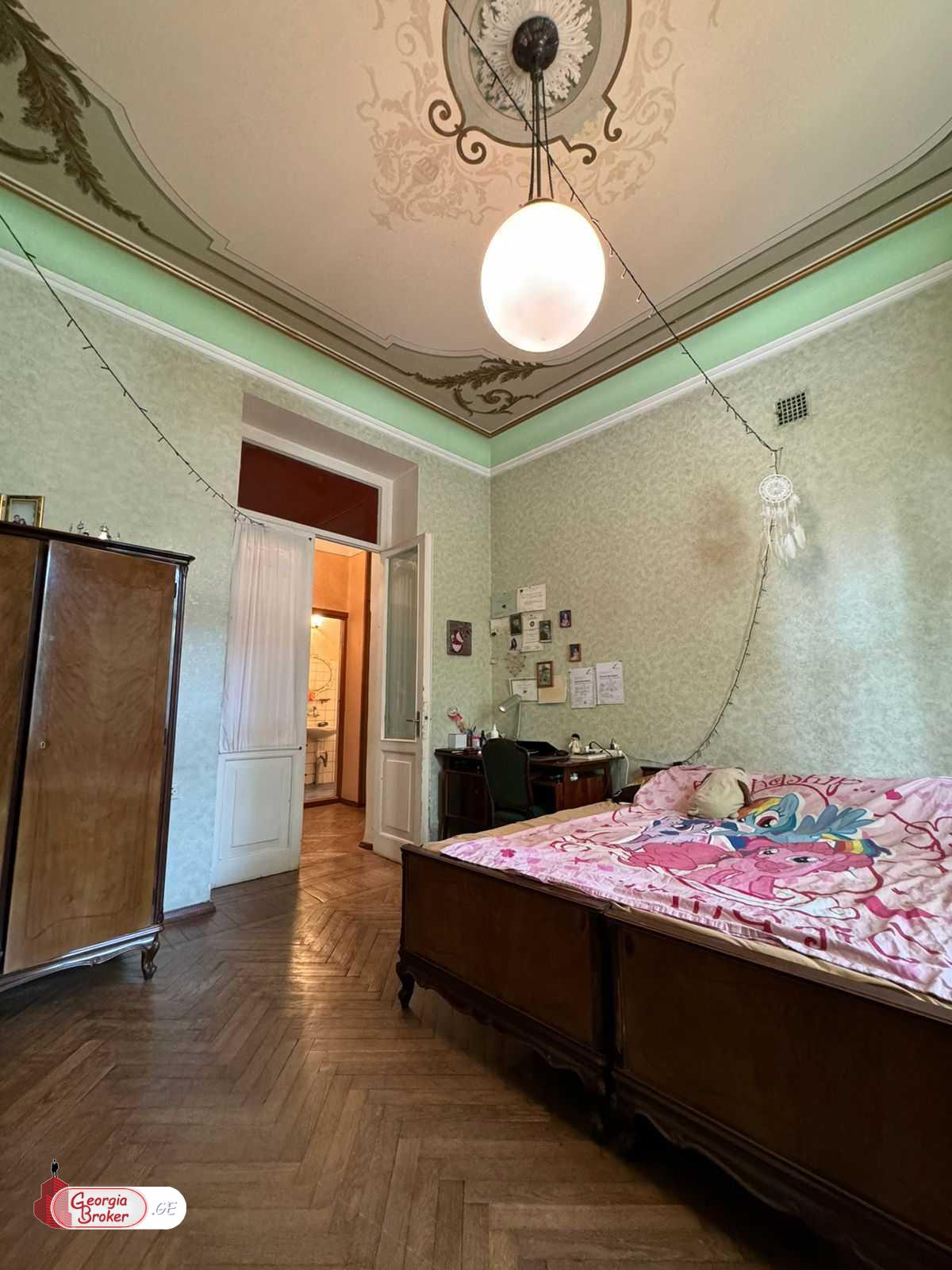 old repaired 4-room apartment for sale