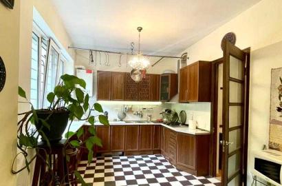 nearly repaired 5-room apartment for sale