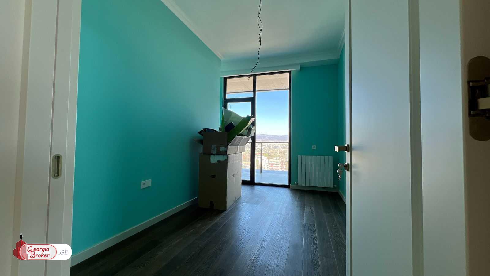 продается квартира с новым ремонтом 5-комнат