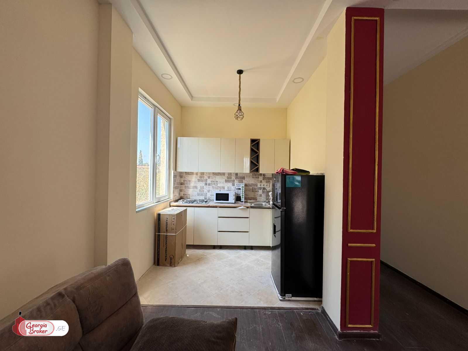 продается дом с новым ремонтом 4-комнаты