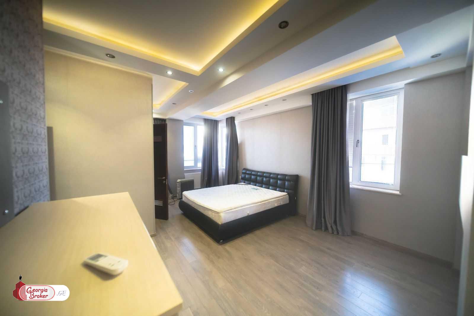 იყიდება ახალი გარემონტებული 5 ოთახიანი ბინა