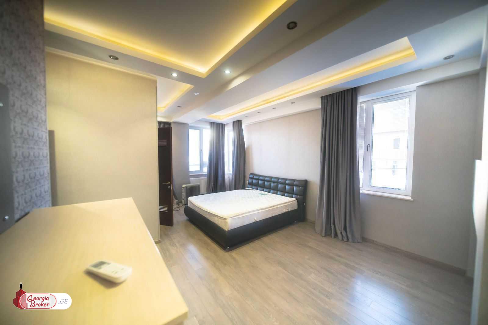 იყიდება ახალი გარემონტებული 5 ოთახიანი ბინა