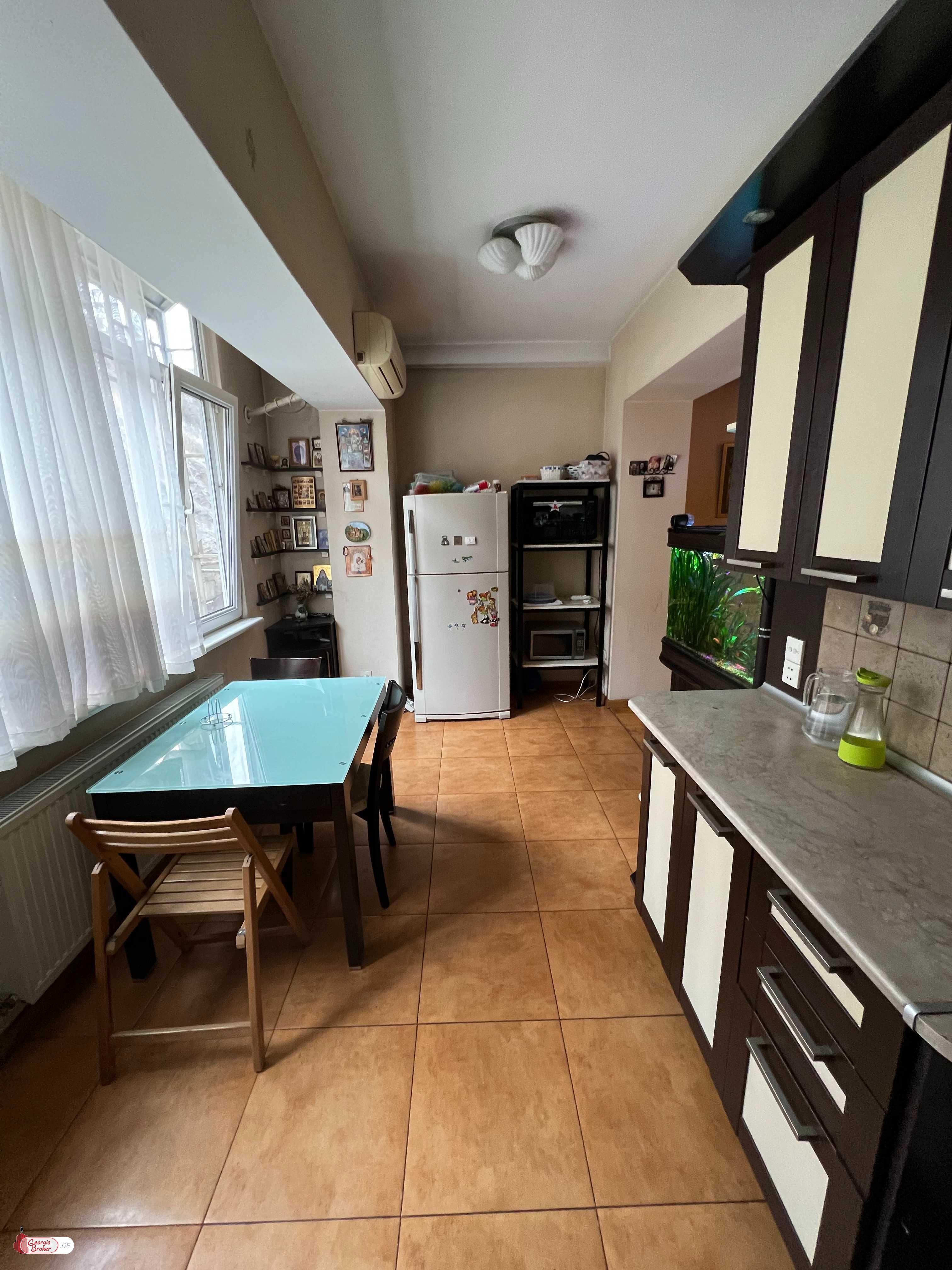 იყიდება ახალი გარემონტებული 3 ოთახიანი ბინა