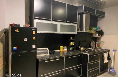 იყიდება ახალი გარემონტებული 4 ოთახიანი ბინა