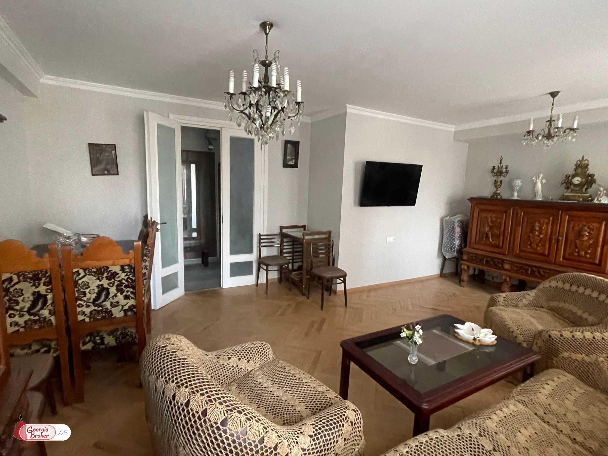 იყიდება ახალი გარემონტებული 3 ოთახიანი ბინა