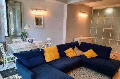 იყიდება ახალი გარემონტებული 4 ოთახიანი ბინა