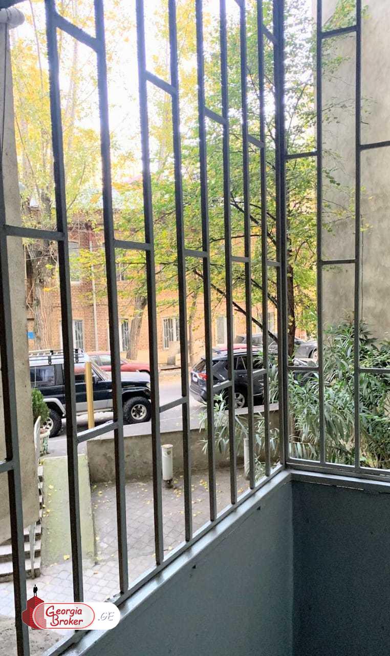 იყიდება ახალი გარემონტებული 4 ოთახიანი ბინა