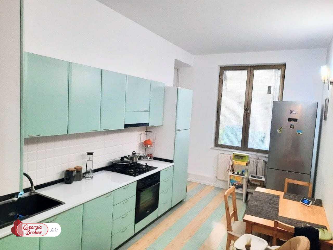 იყიდება ახალი გარემონტებული 4 ოთახიანი ბინა