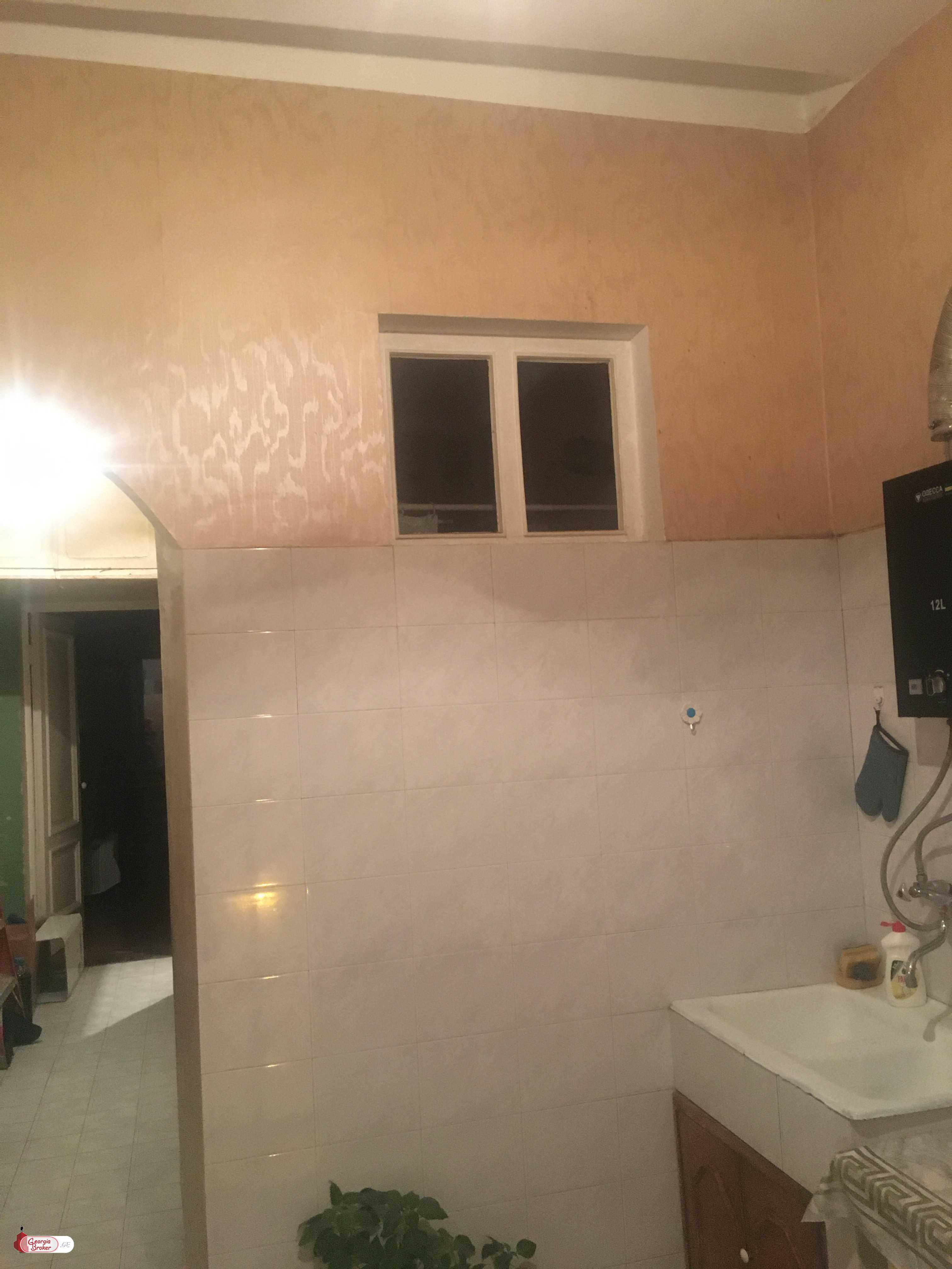 იყიდება ახალი გარემონტებული 4 ოთახიანი ბინა