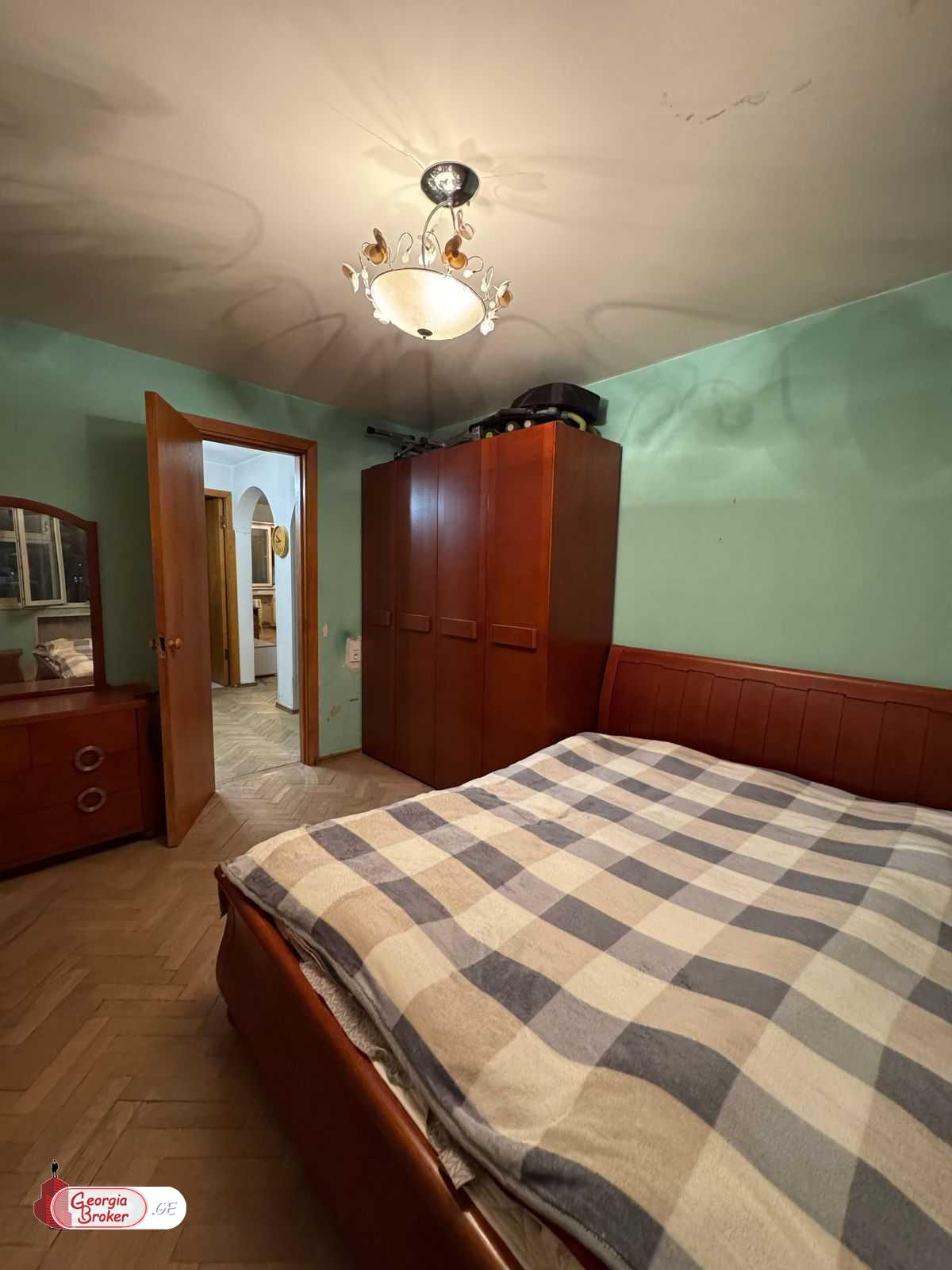 nearly repaired 3-room apartment for sale