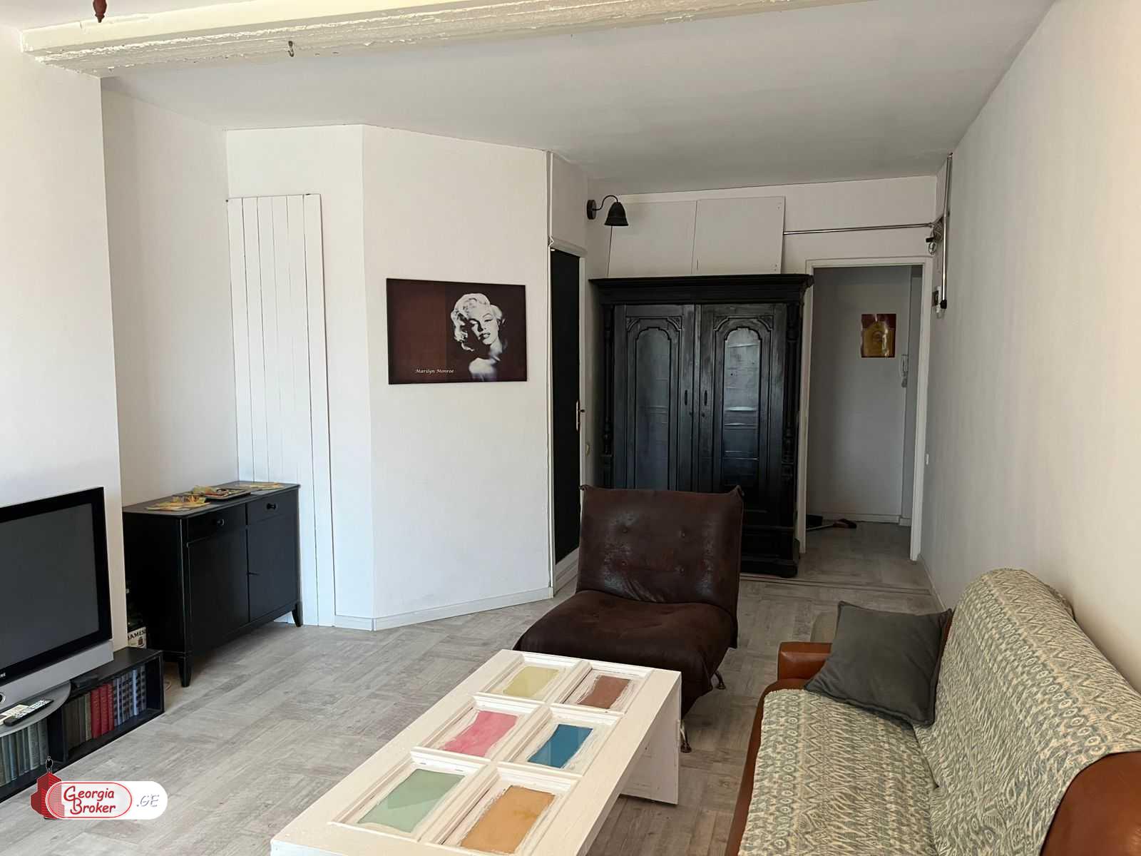 იყიდება ახალი გარემონტებული 4 ოთახიანი ბინა