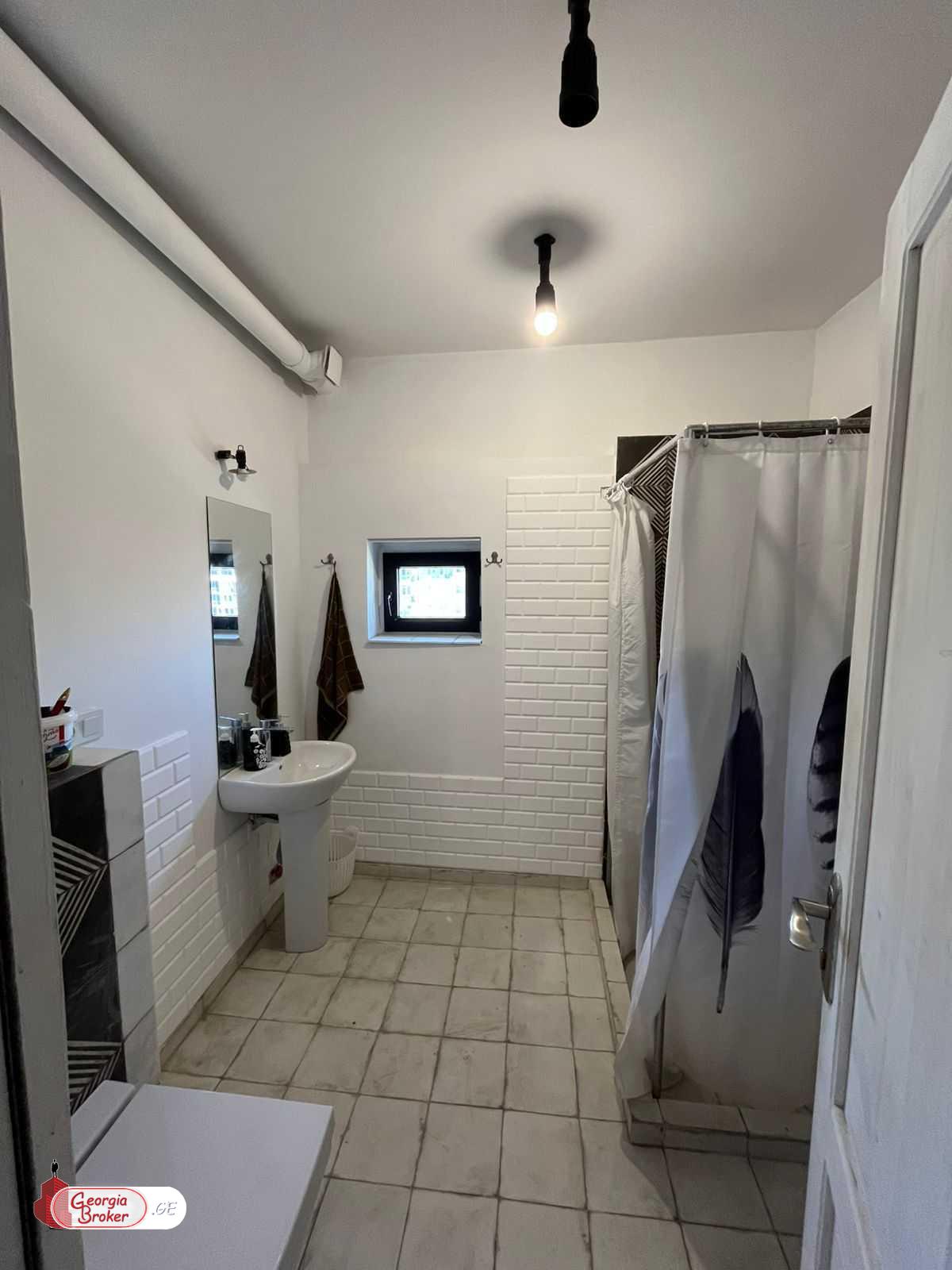 იყიდება ახალი გარემონტებული 4 ოთახიანი ბინა