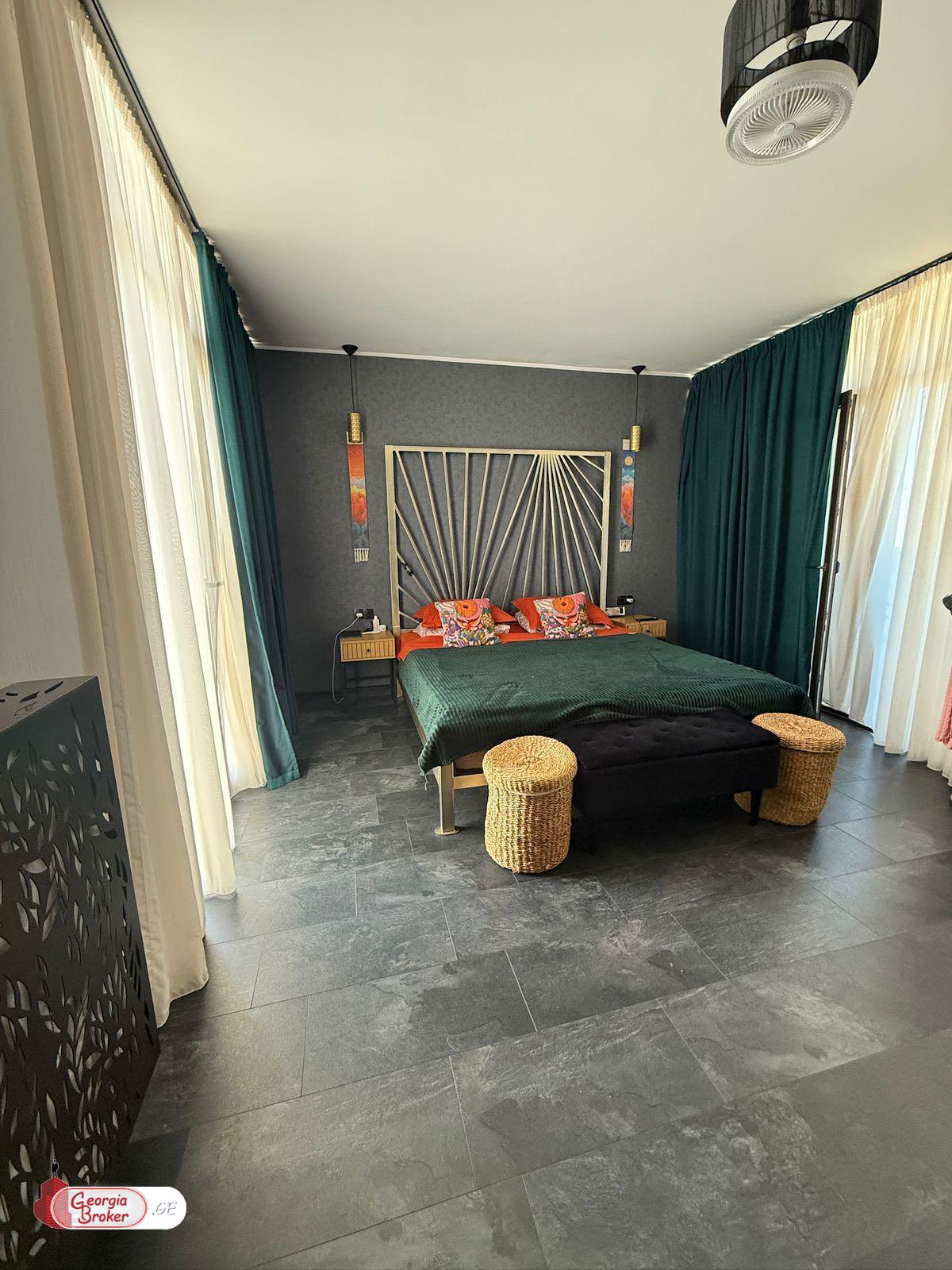 nearly repaired 6-room apartment for sale