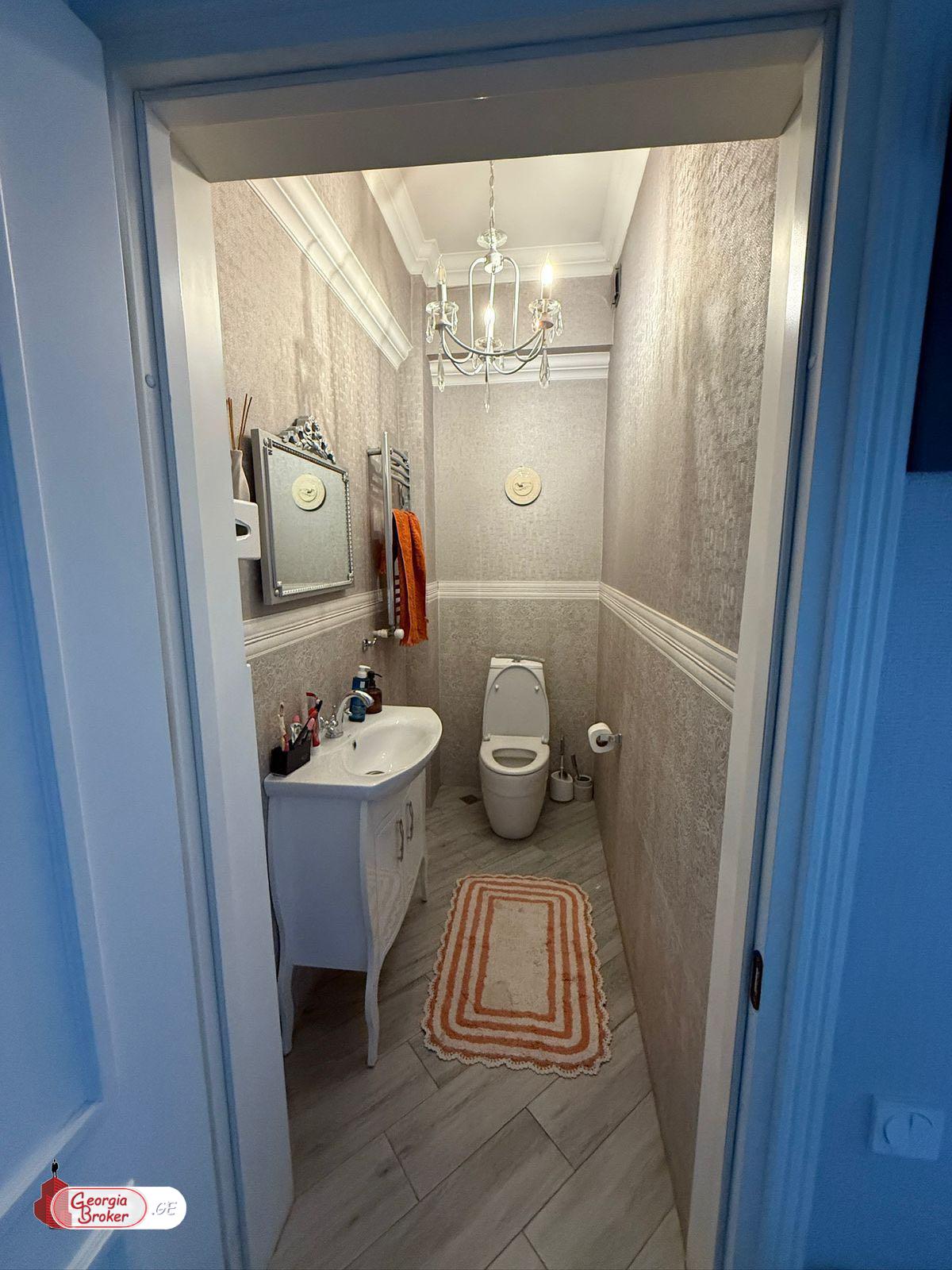 nearly repaired 6-room apartment for sale