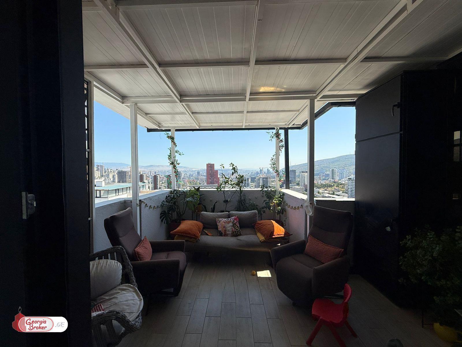 nearly repaired 6-room apartment for sale