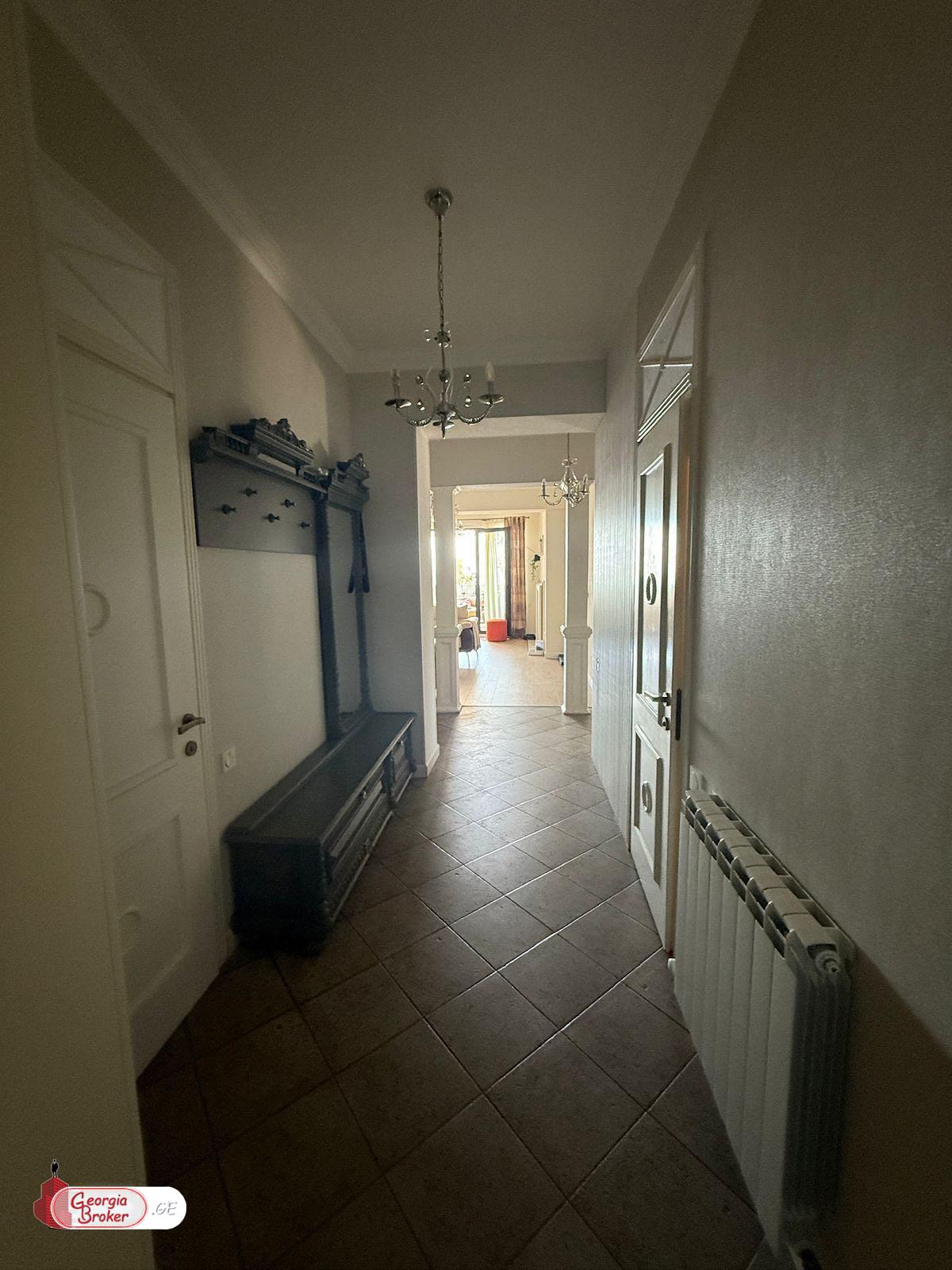 nearly repaired 6-room apartment for sale