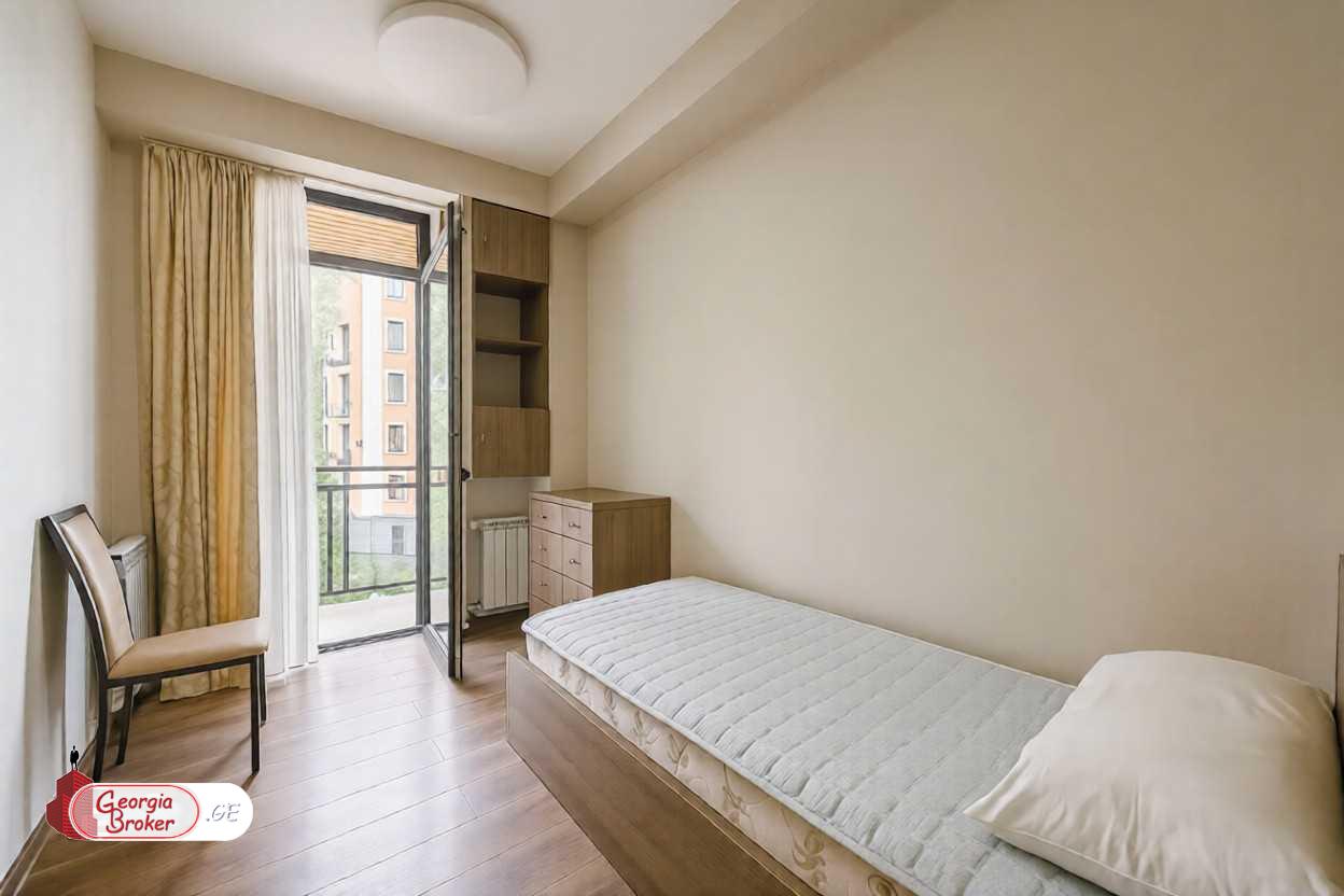 nearly repaired 3-room apartment for sale