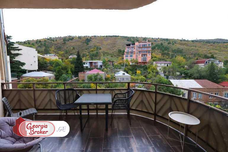 продается квартира с новым ремонтом 7-комнат