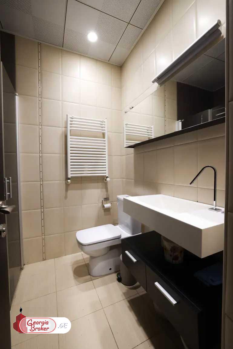 продается квартира с новым ремонтом 7-комнат