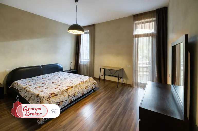 продается квартира с новым ремонтом 7-комнат