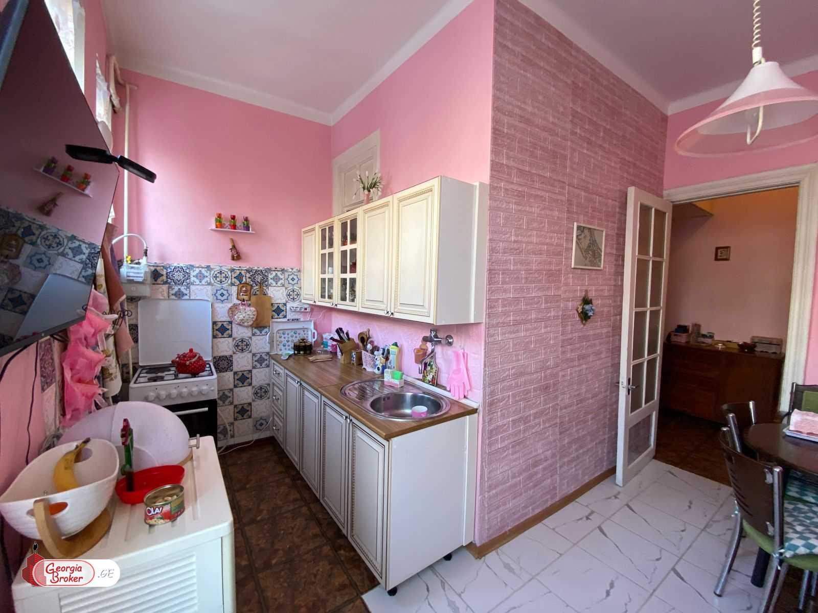 იყიდება ახალი გარემონტებული 4 ოთახიანი ბინა