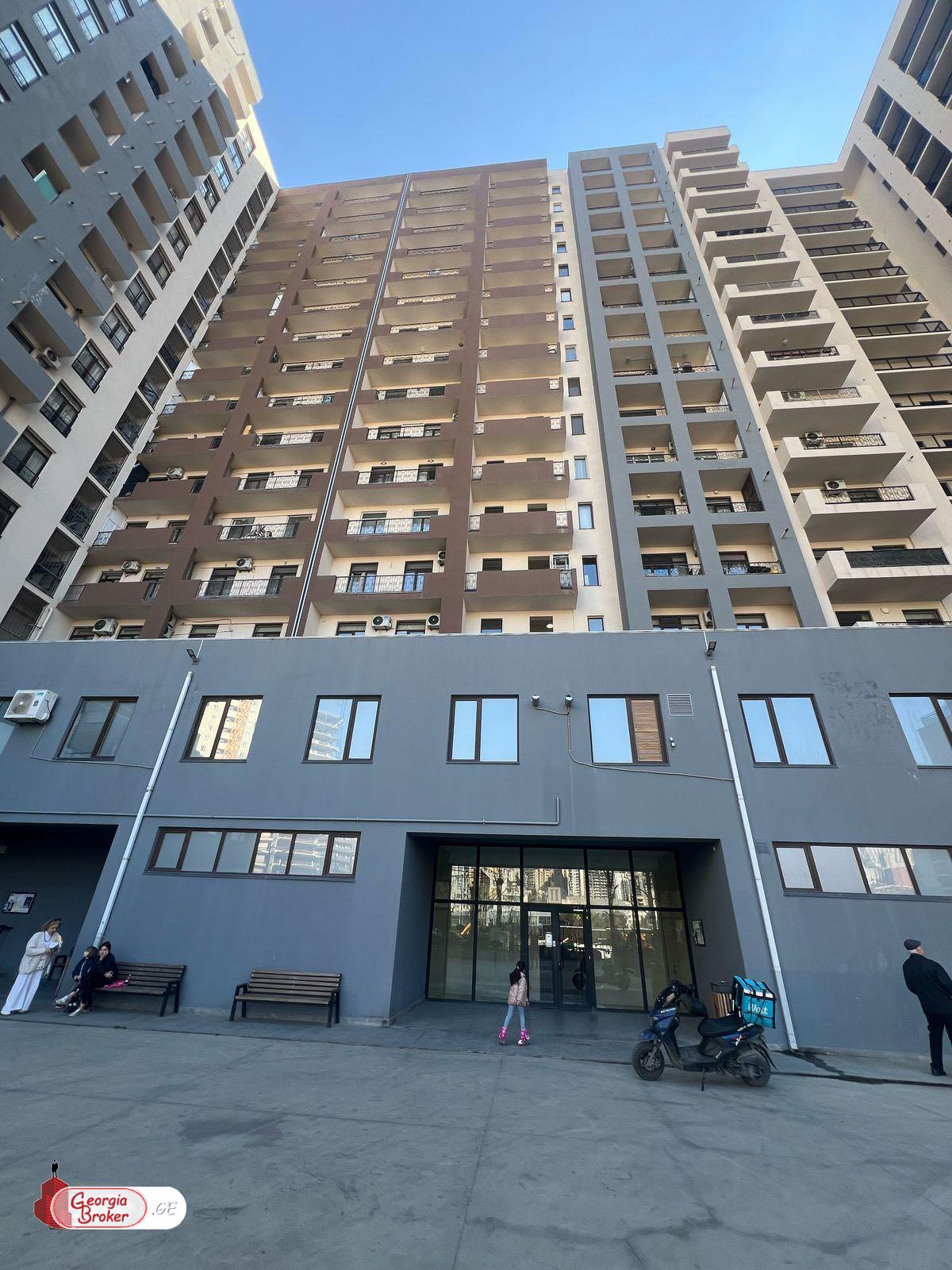 იყიდება ახალი გარემონტებული 4 ოთახიანი ბინა