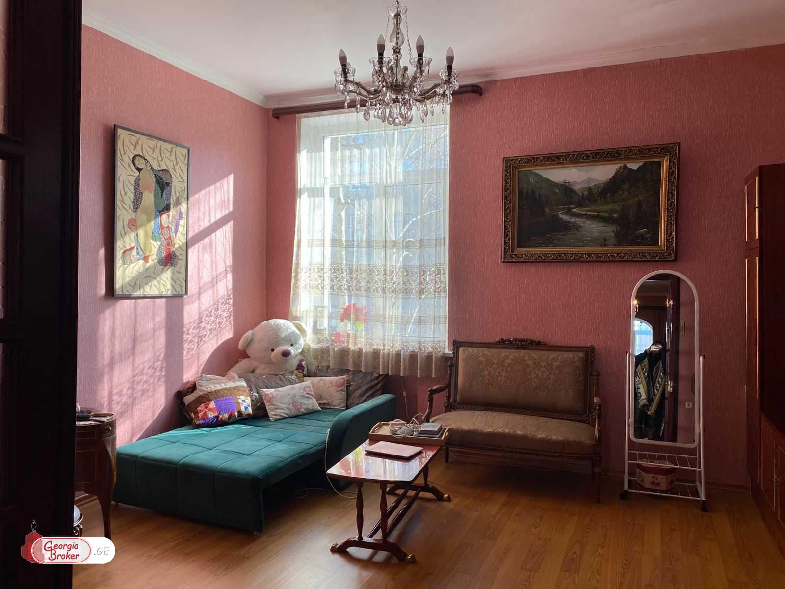 იყიდება ახალი გარემონტებული 4 ოთახიანი ბინა