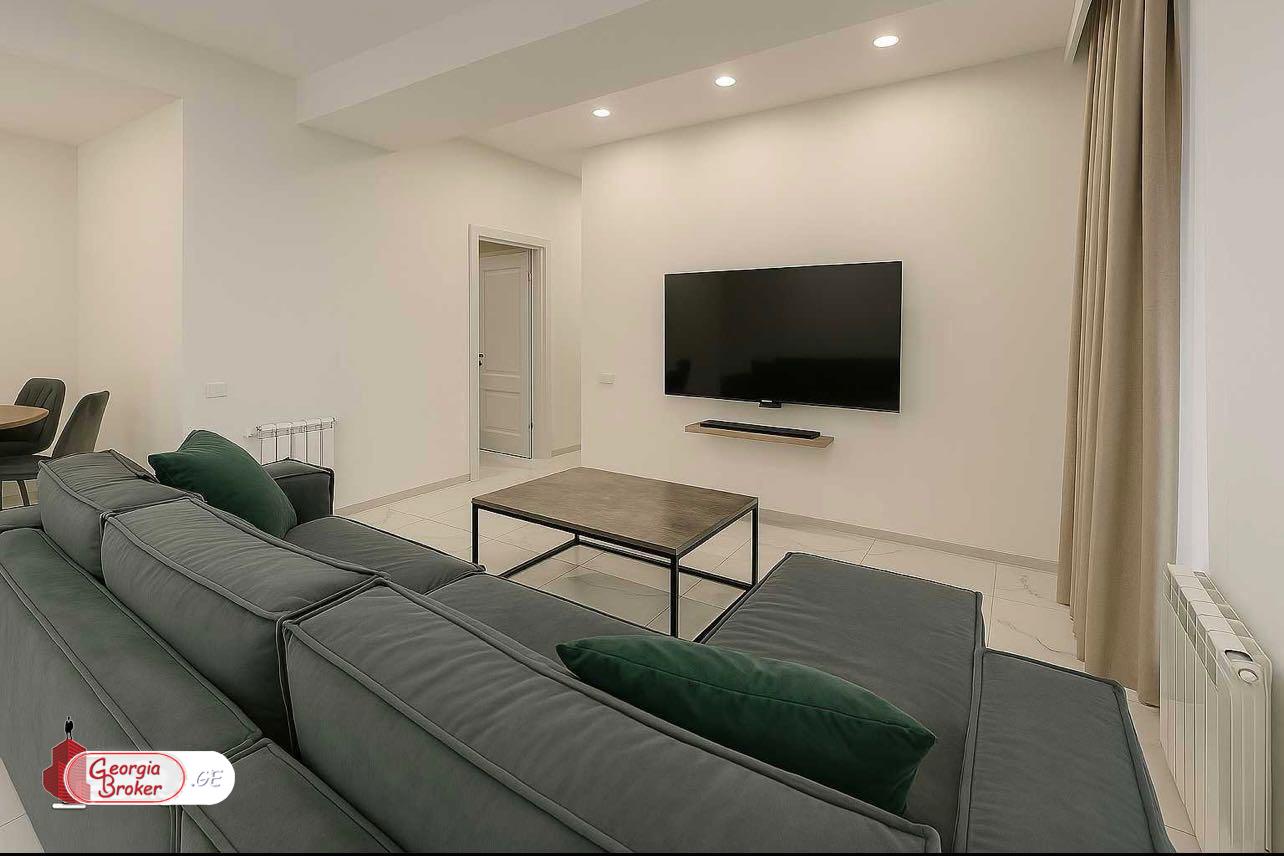 იყიდება ახალი გარემონტებული 4 ოთახიანი ბინა