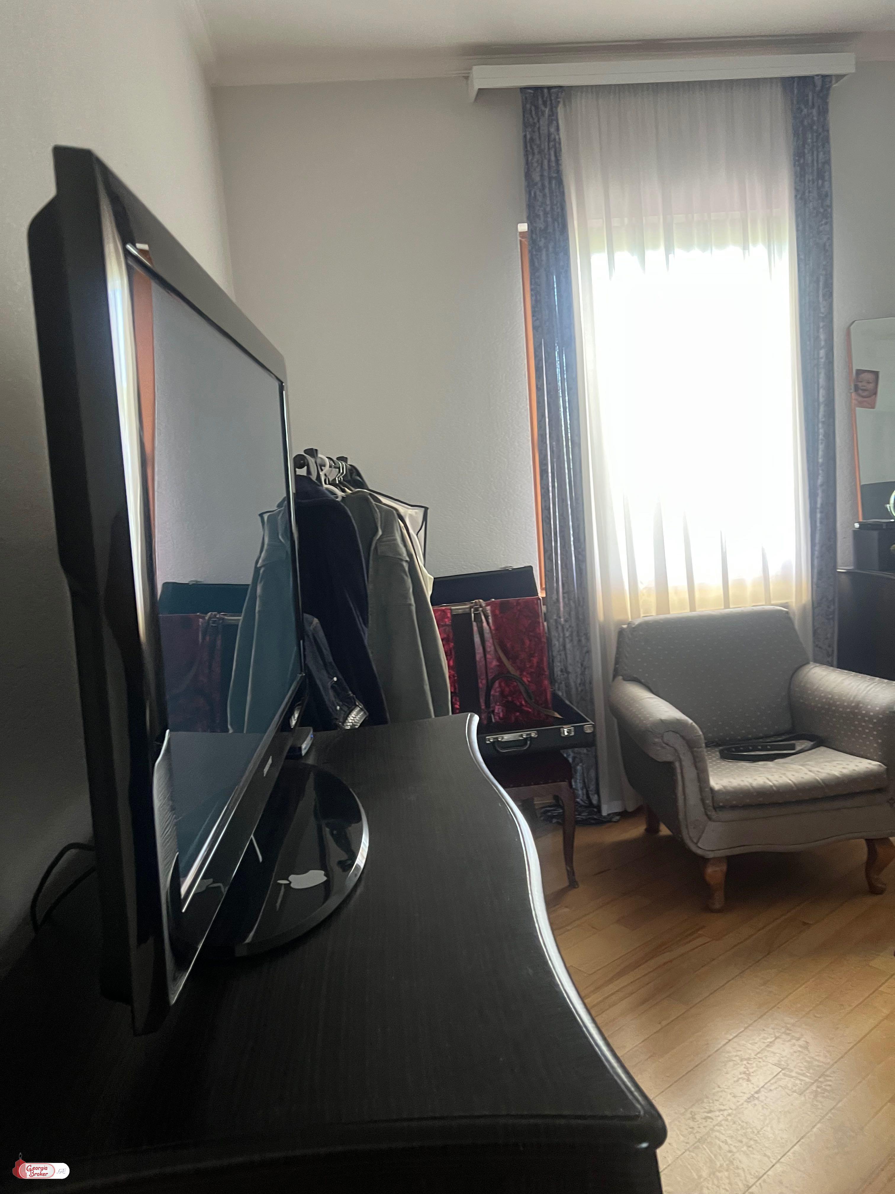 იყიდება ახალი გარემონტებული 4 ოთახიანი ბინა