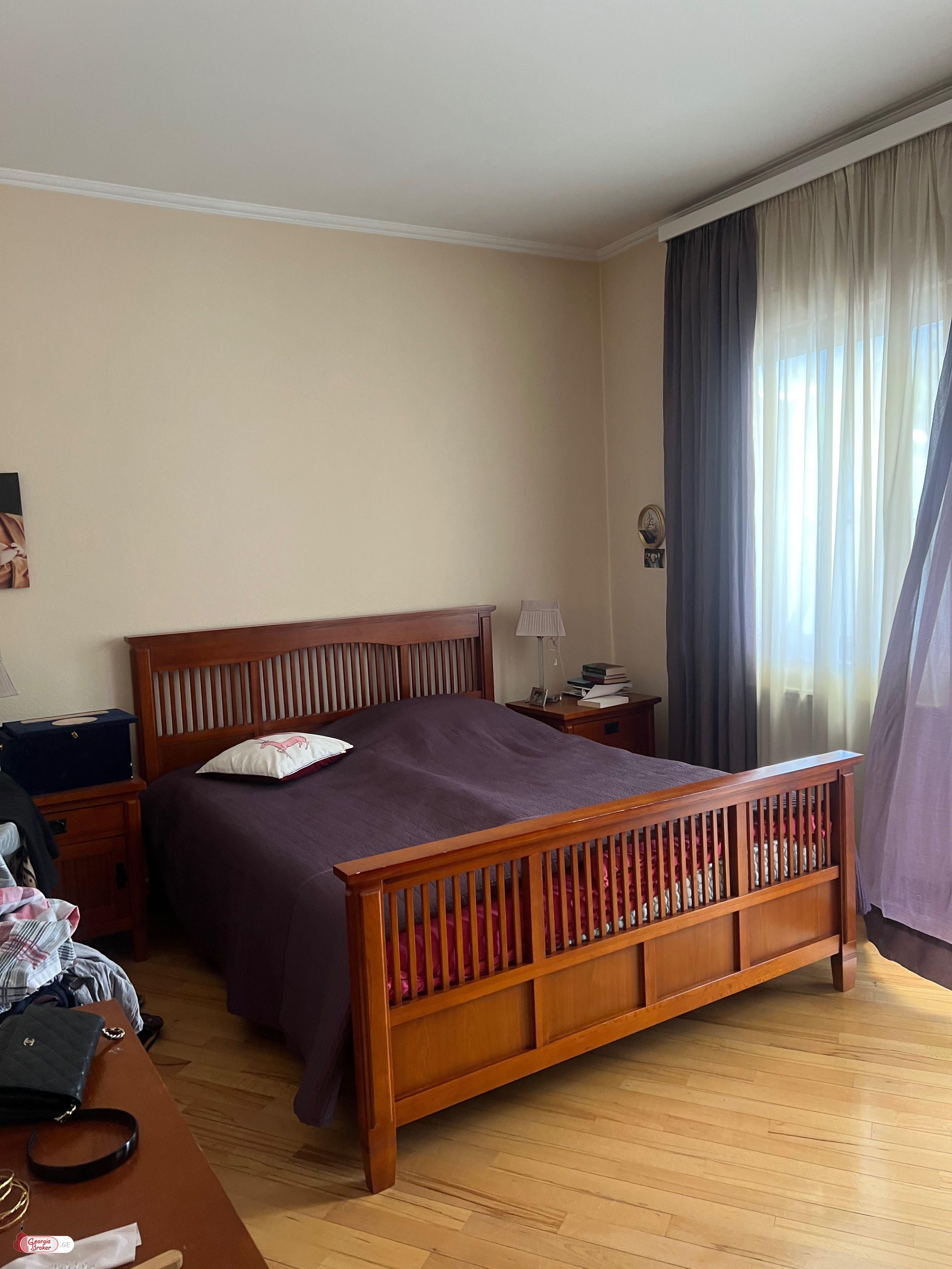 იყიდება ახალი გარემონტებული 4 ოთახიანი ბინა