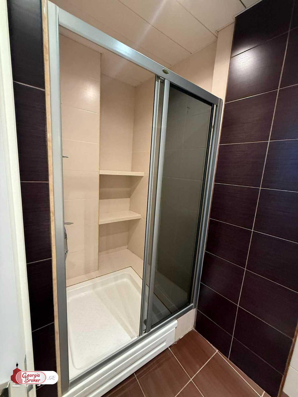 იყიდება ახალი გარემონტებული 3 ოთახიანი ბინა