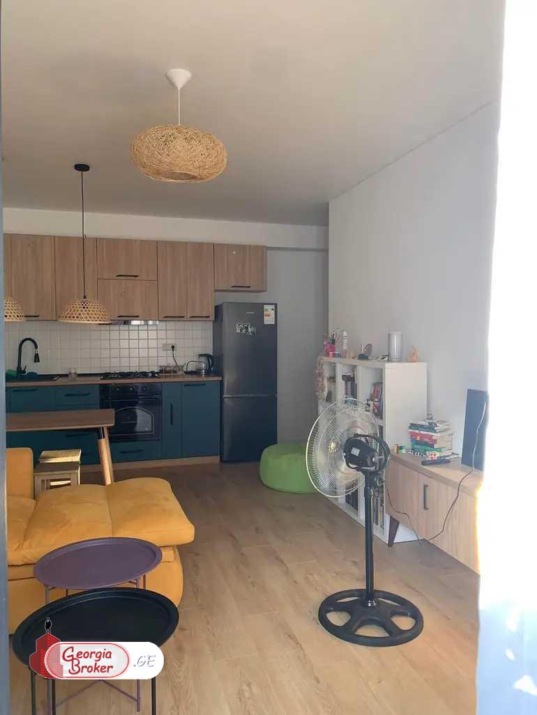 nearly repaired 2-room apartment for sale