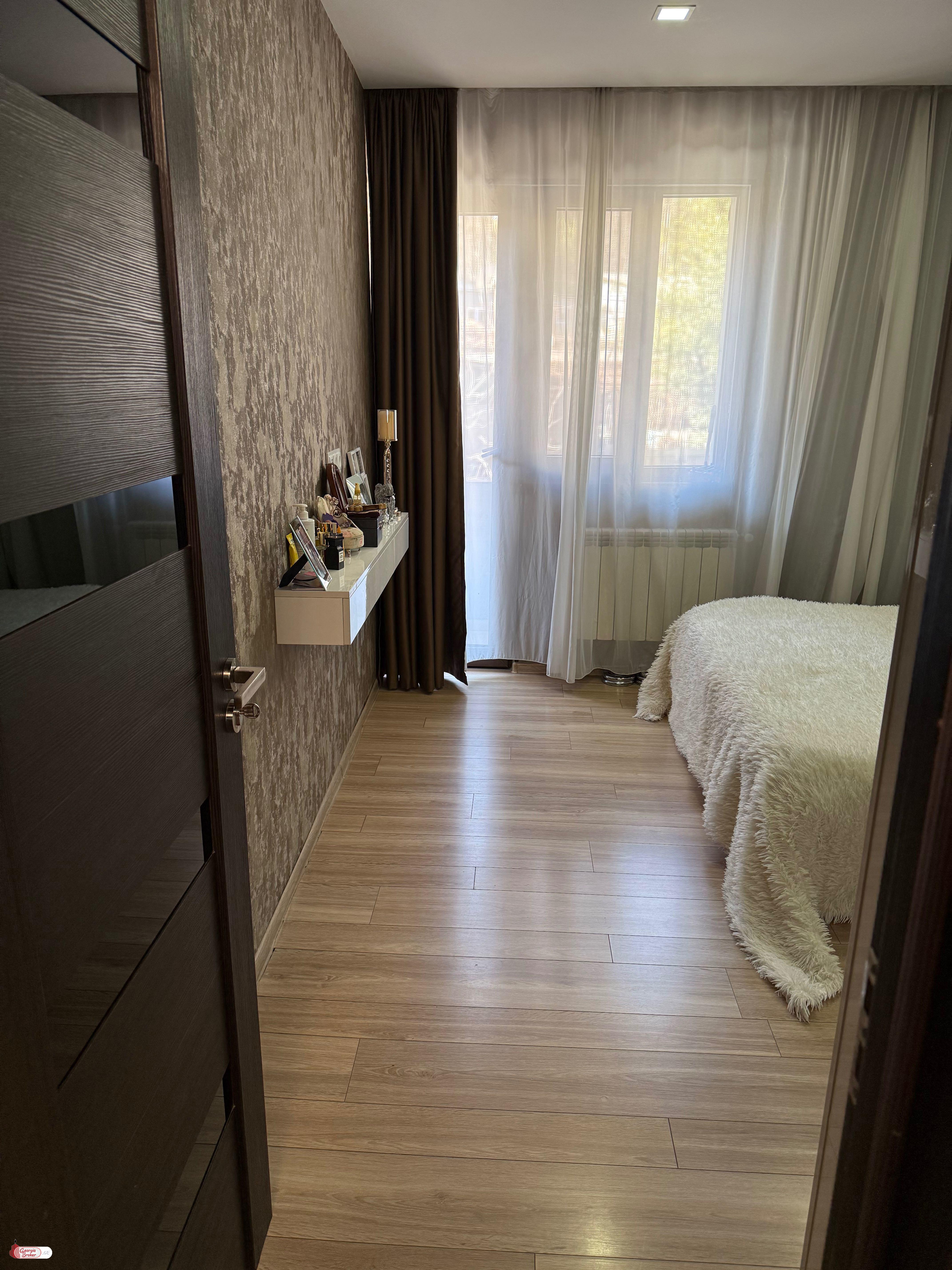 იყიდება ახალი გარემონტებული 3 ოთახიანი ბინა