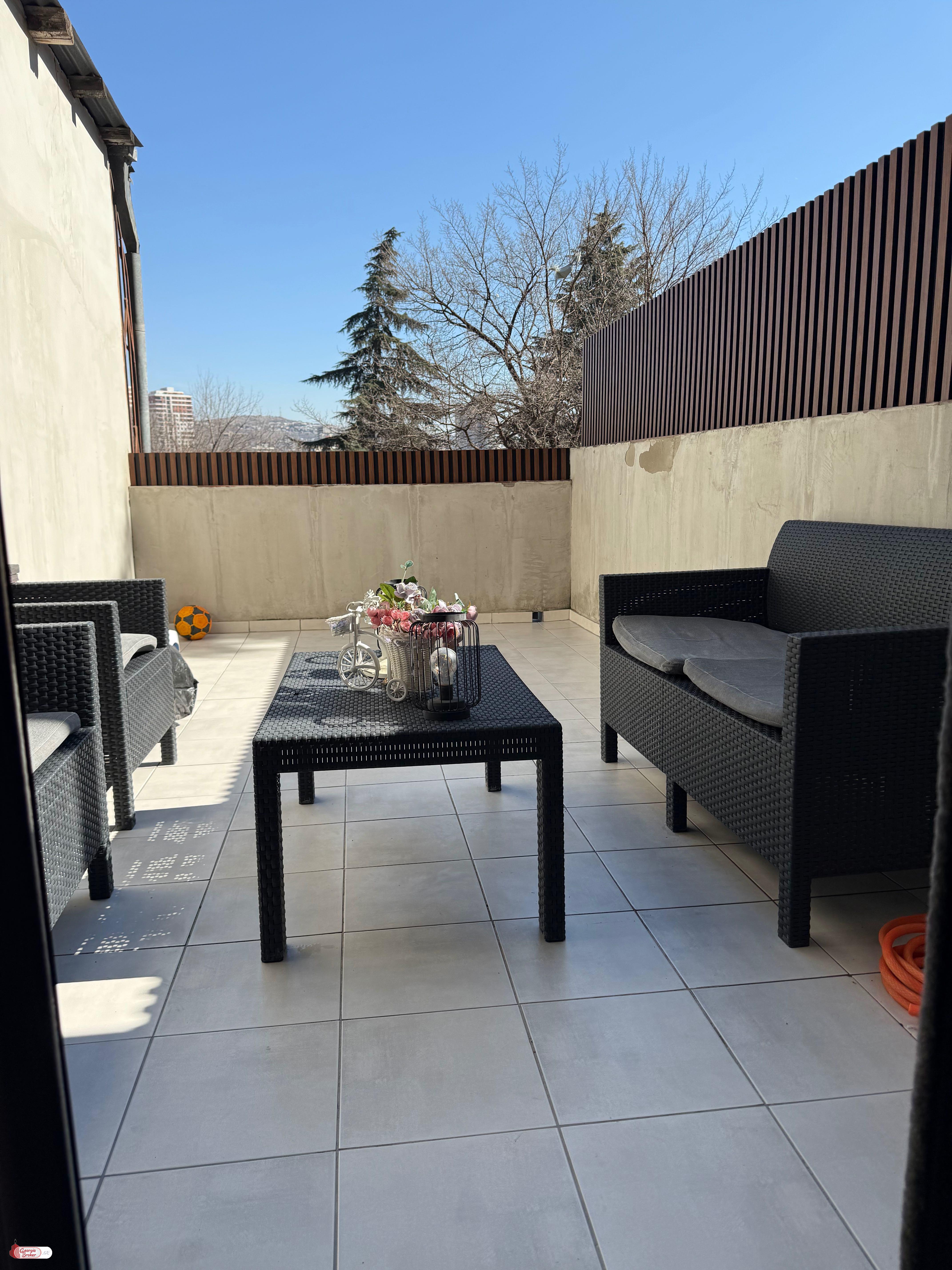 იყიდება ახალი გარემონტებული 3 ოთახიანი ბინა