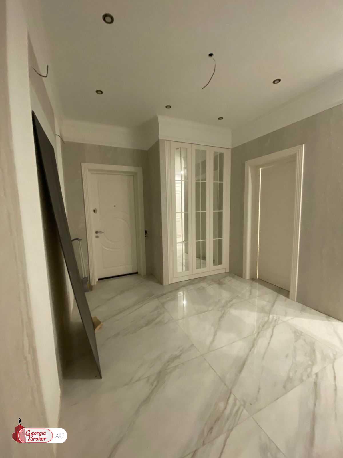 nearly repaired 3-room apartment for sale