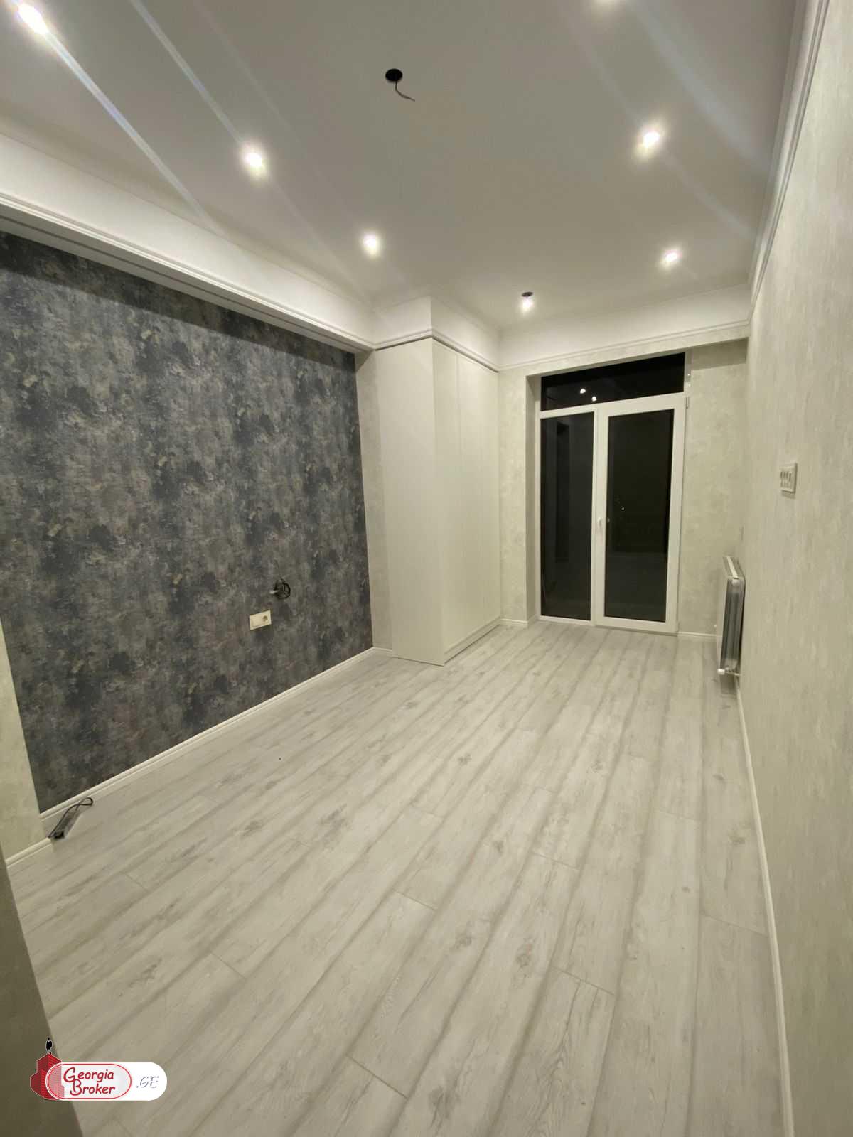 nearly repaired 3-room apartment for sale