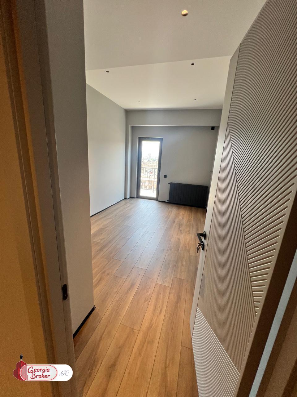 nearly repaired 3-room apartment for sale