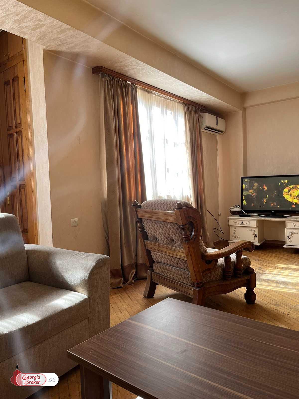 продается квартира с новым ремонтом 3-комнаты