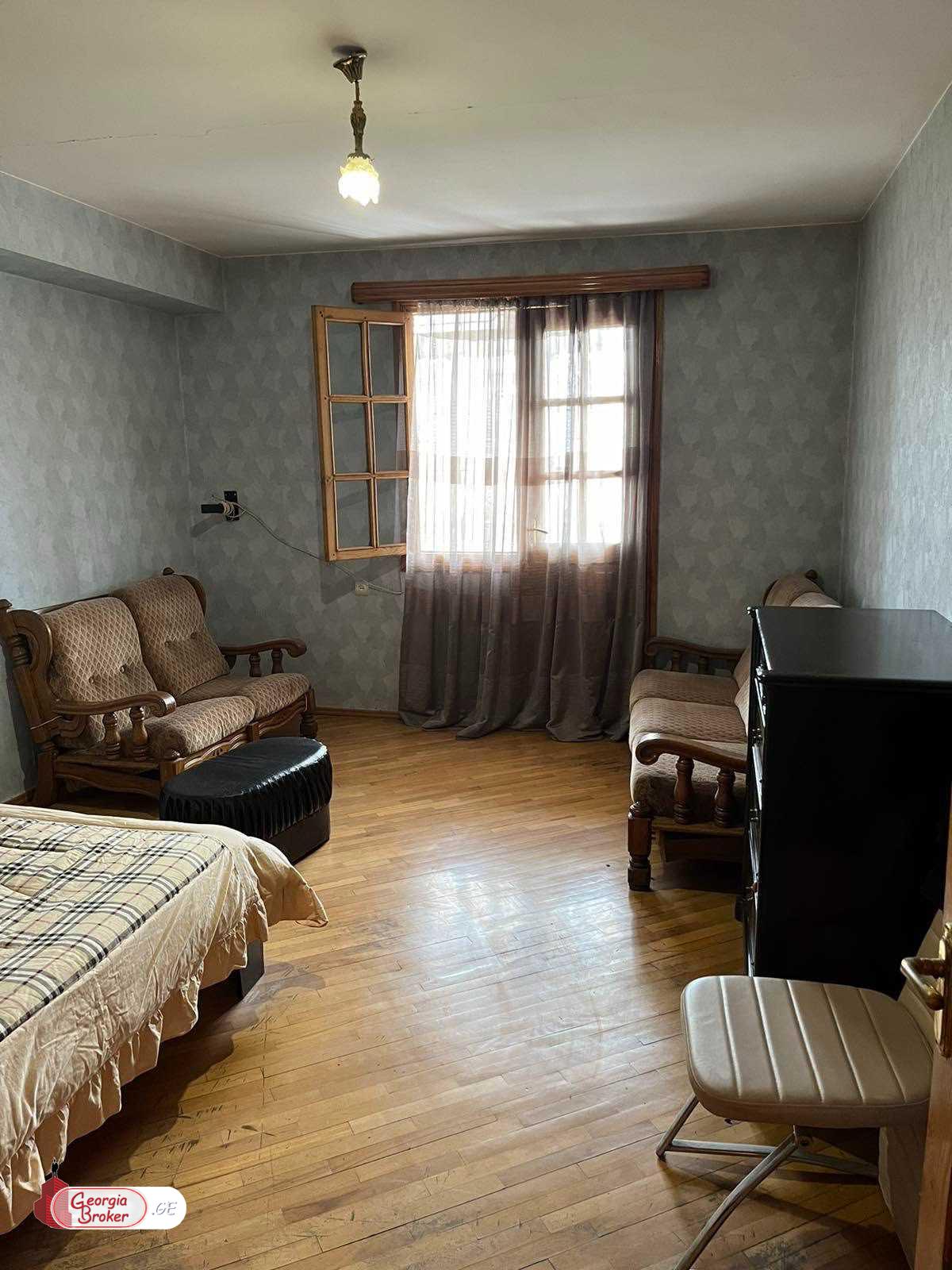 продается квартира с новым ремонтом 3-комнаты