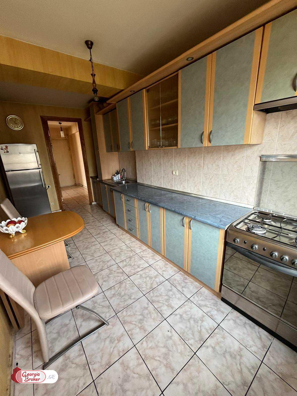 продается квартира с новым ремонтом 3-комнаты