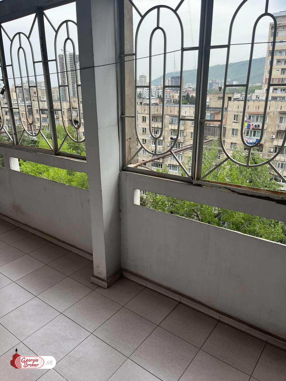 продается квартира с новым ремонтом 3-комнаты