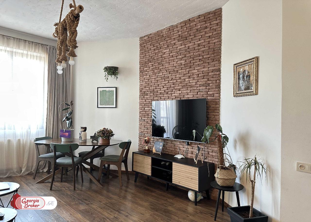 nearly repaired 3-room apartment for sale