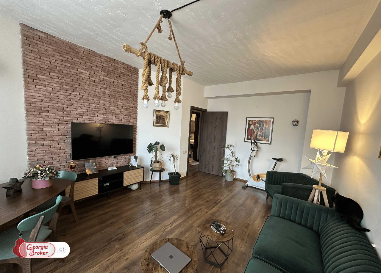 nearly repaired 3-room apartment for sale