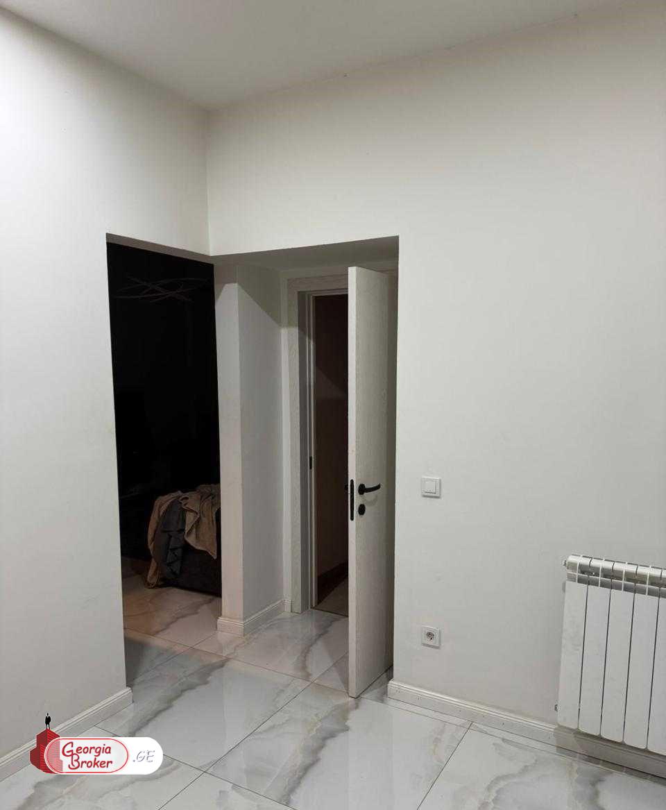 nearly repaired 3-room apartment for sale