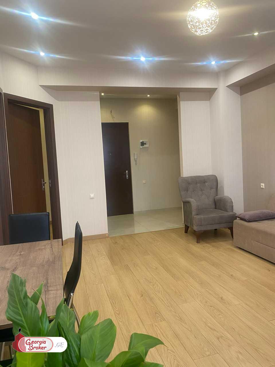 nearly repaired 3-room apartment for sale