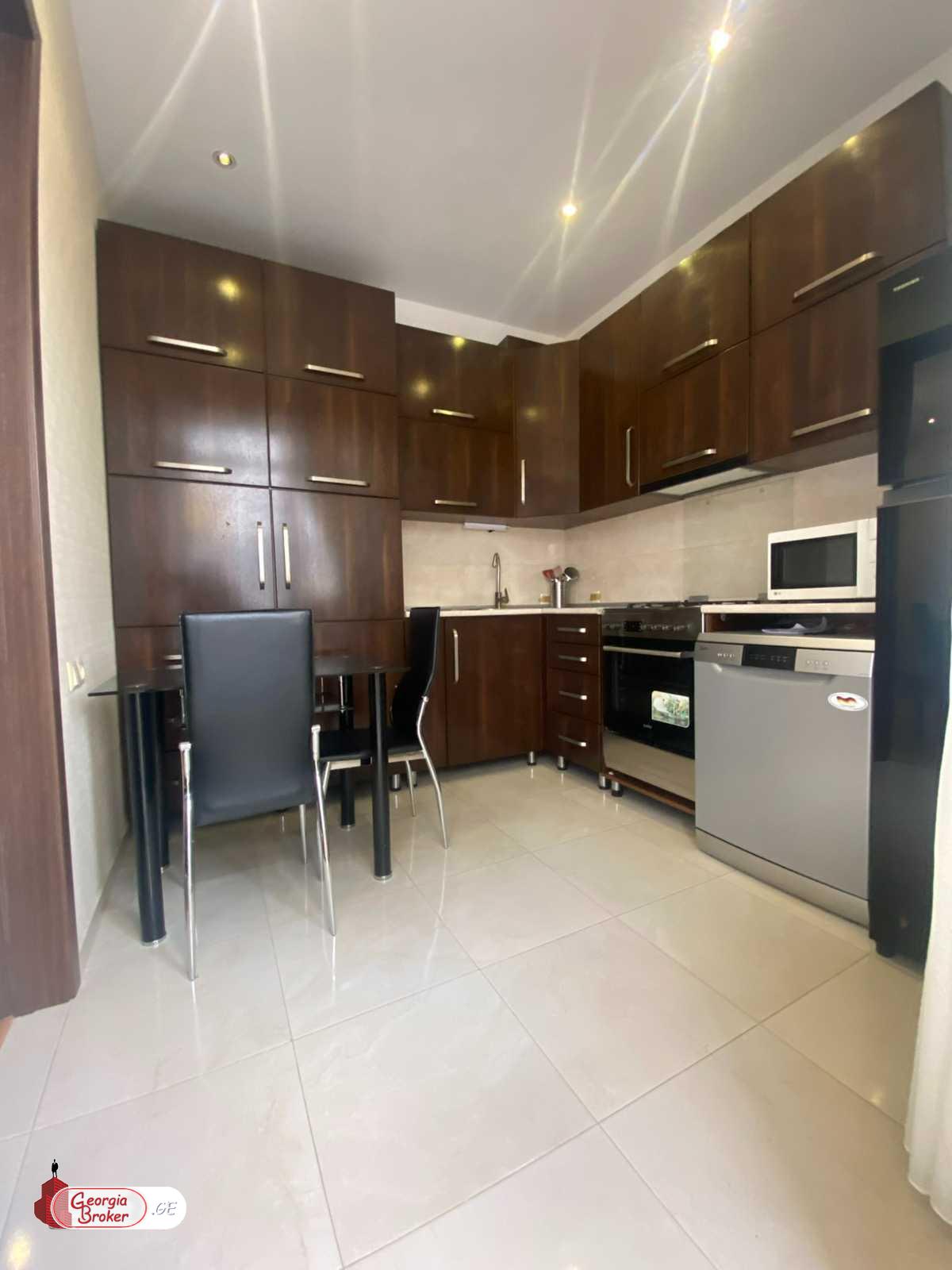 nearly repaired 3-room apartment for sale