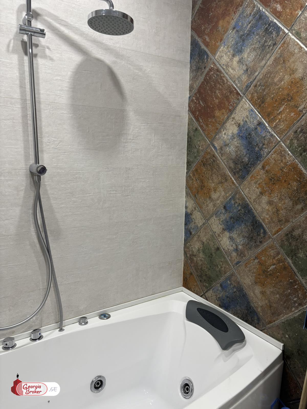 nearly repaired 5-room apartment for sale