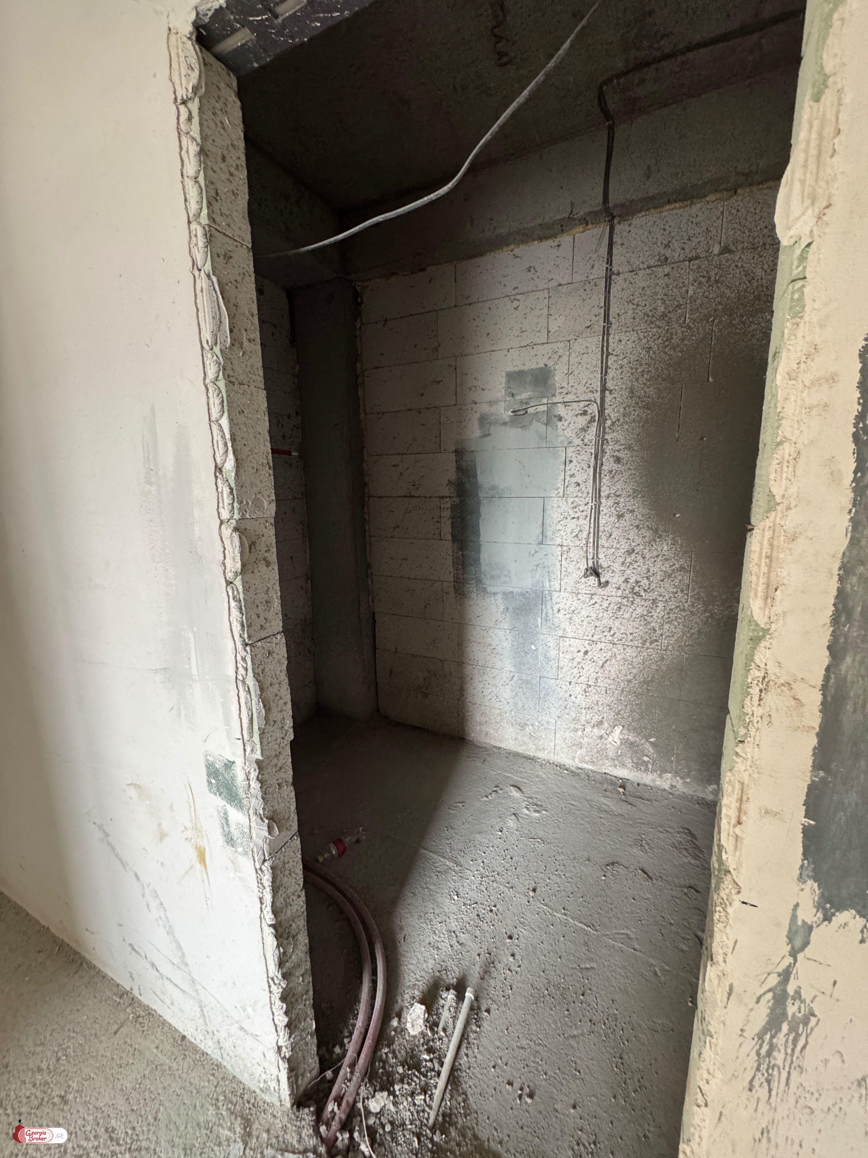 продается квартира новостройка 4-комнаты