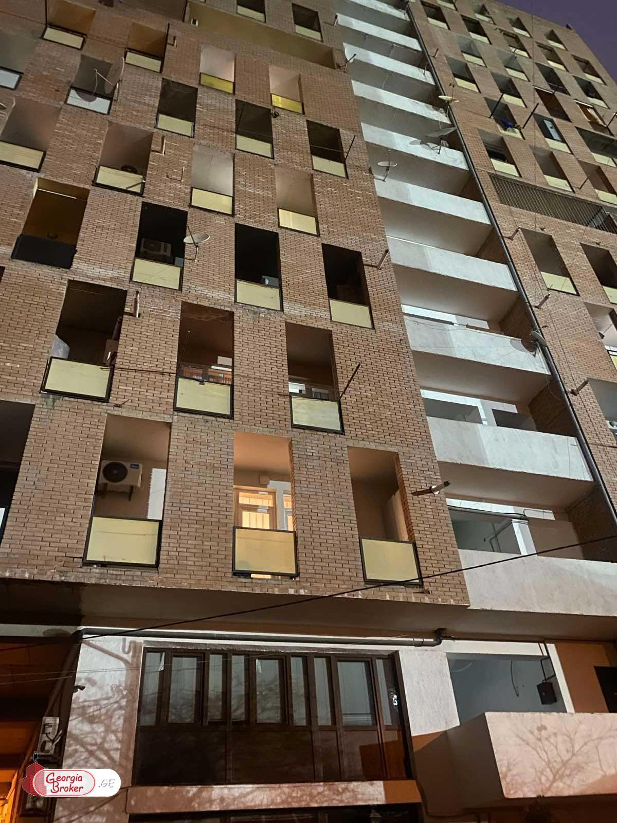 продается квартира с новым ремонтом 3-комнаты