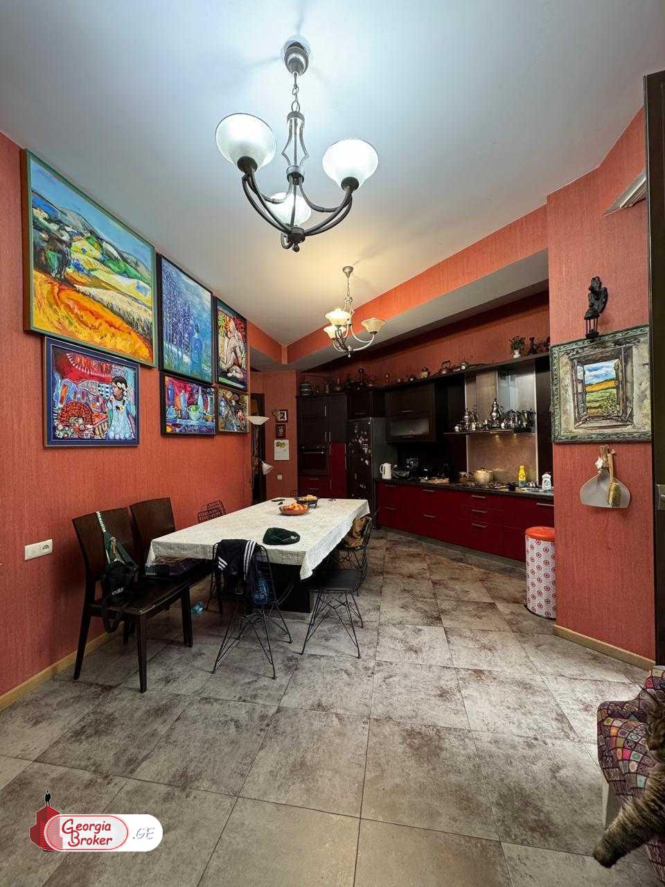 продается квартира с новым ремонтом 5-комнат